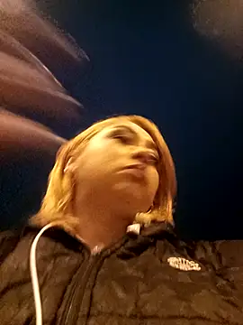 Snapshot of Mariana-94 chatting on 12.02.25 Mariana-94 online show from 12.02.25