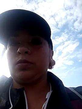 Snapshot of Mariana-94 chatting on 12.05.25 Mariana-94 online show from 12.05.25