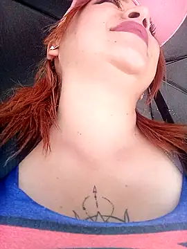 Snapshot of Mariana-94 chatting on 12.14.25 Mariana-94 online show from 12.14.25