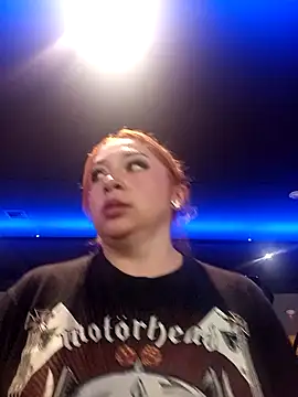 Snapshot of Mariana-94 chatting on 12.18.25 Mariana-94 online show from 12.18.25