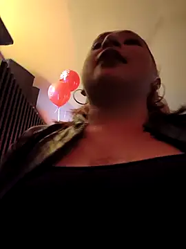 Snapshot of Mariana-94 chatting on 02.15.26 Mariana-94 online show from 02.15.26