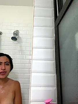 Snapshot of OwnedBySky chatting on 09.16.25 OwnedBySky online show from 09.16.25