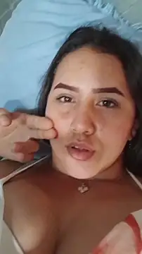 Snapshot of HOTEXTREMCOUPLE chatting on 10.04.25 HOTEXTREMCOUPLE online show from 10.04.25