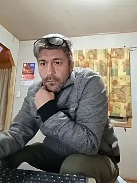 Gato2025perro online show from 04.21.26