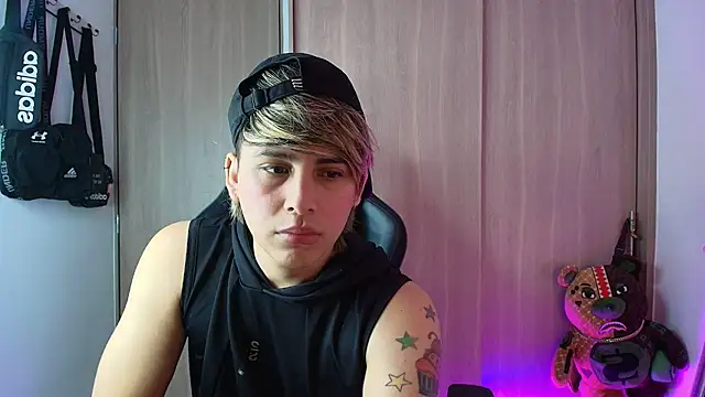 Snapshot of brunothompson3 chatting on 09.25.25 brunothompson3 online show from 09.25.25