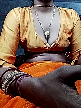 Snapshot of Hut_rotu_cute chatting on 12.04.25 Hut rotu cute online show from 12.04.25