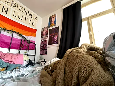 Snapshot of Styxlust chatting on 10.05.25 Styxlust online show from 10.05.25