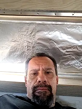 Snapshot of curiousonlooker10 chatting on 12.16.25 curiousonlooker10 online show from 12.16.25