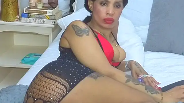 CaramelNatashaxx online show from 12.17.25