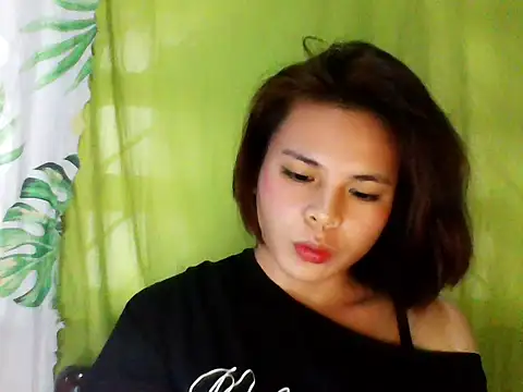 Snapshot of kera_metina chatting on 11.18.25 kera metina online show from 11.18.25