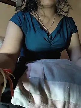 Snapshot of queenbuggi chatting on 05.26.26 queenbuggi online show from 05.26.26