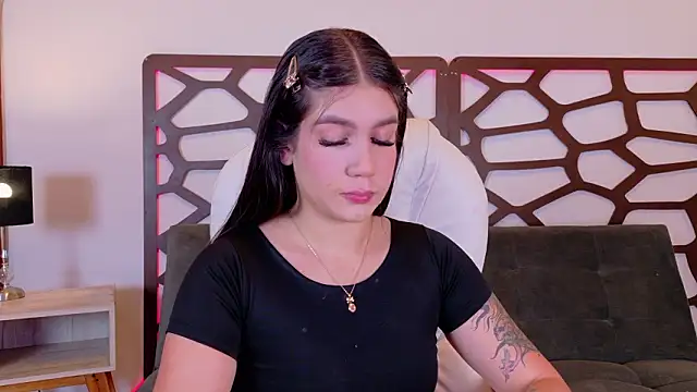 kloe bella online show from 02.19.26