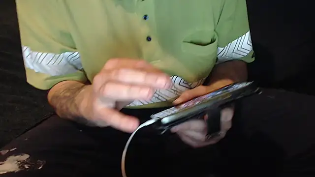 Snapshot of idiotpig66 chatting on 09.15.25 idiotpig66 online show from 09.15.25