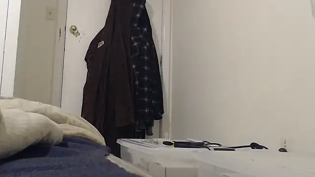 Snapshot of idiotpig66 chatting on 02.11.26 idiotpig66 online show from 02.11.26