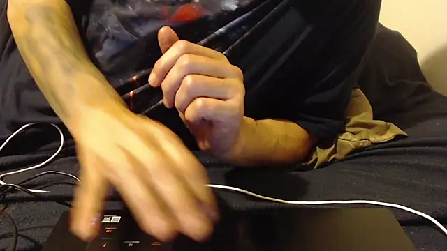 Snapshot of idiotpig66 chatting on 03.22.26 idiotpig66 online show from 03.22.26