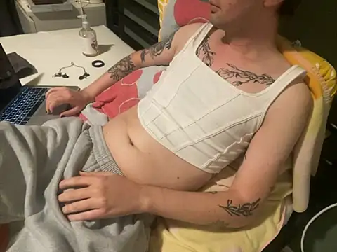 Snapshot of NoaTender chatting on 09.22.25 NoaTender online show from 09.22.25