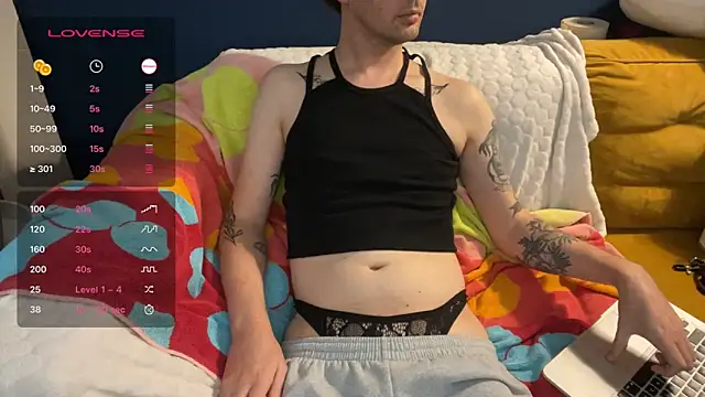 Snapshot of NoaTender chatting on 10.20.25 NoaTender online show from 10.20.25