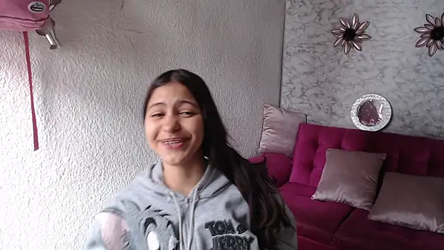 Snapshot of Evagirl69 chatting on 05.19.26 Evagirl69 online show from 05.19.26