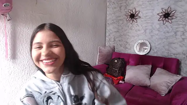 Snapshot of Evagirl69 chatting on 06.08.26 Evagirl69 online show from 06.08.26