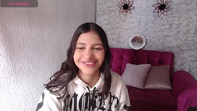 Snapshot of Evagirl69 chatting on 07.16.26 Evagirl69 online show from 07.16.26