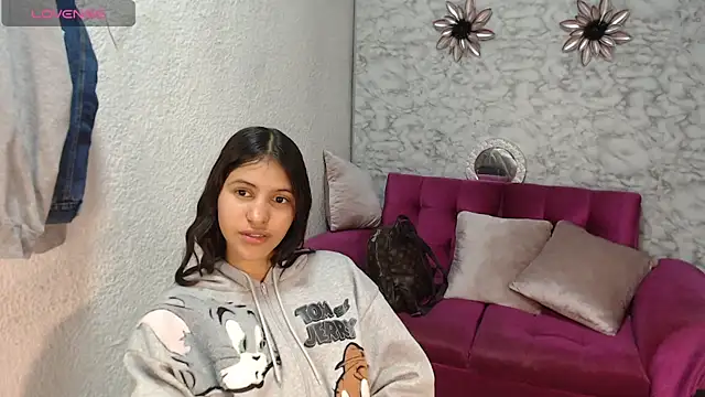 Snapshot of Evagirl69 chatting on 07.25.26 Evagirl69 online show from 07.25.26