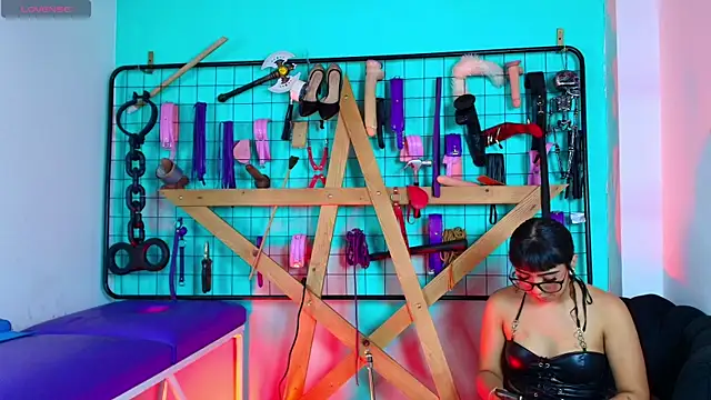 Mrmia bdsm extreme online show from 12.17.25