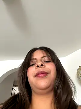 Snapshot of MiaCollinssx chatting on 09.17.25 MiaCollinssx online show from 09.17.25