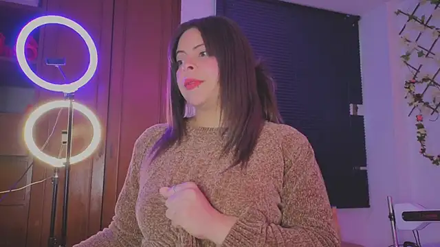 Snapshot of MiaCollinssx chatting on 11.26.25 MiaCollinssx online show from 11.26.25