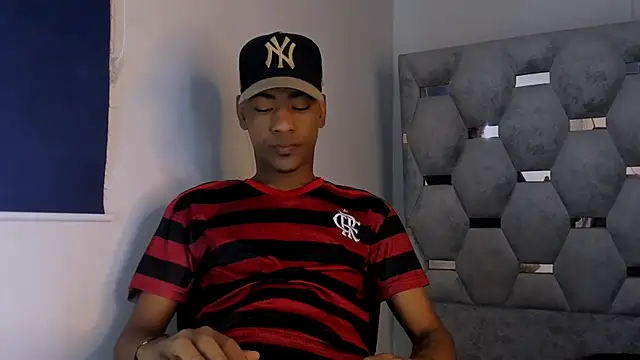 tiago xxx  online show from 10.20.25