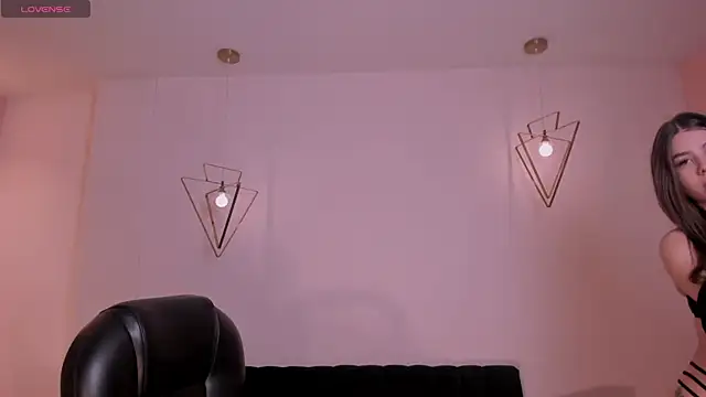 TiffannySins online show from 10.28.25