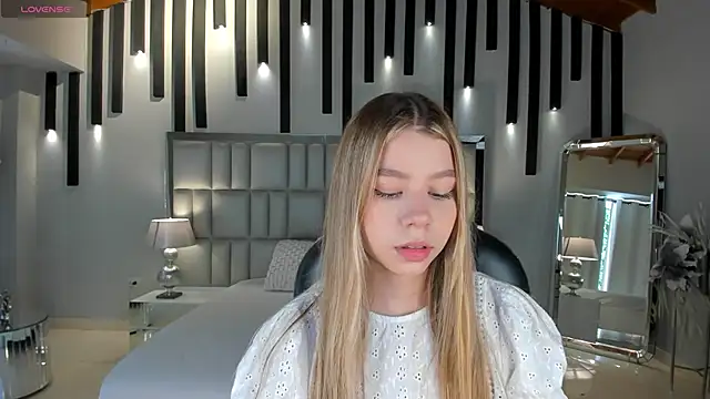 TiffannySins online show from 06.14.26