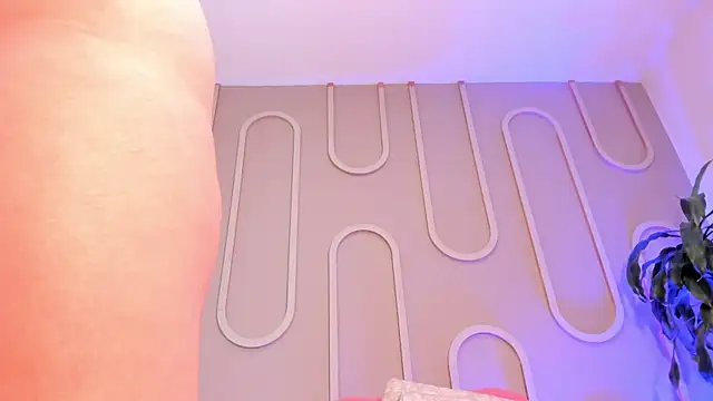 Snapshot of _miss_mia chatting on 06.19.26 miss mia online show from 06.19.26