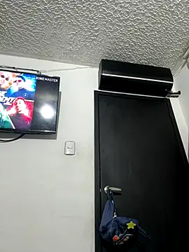 Snapshot of evelyn_1702 chatting on 12.14.25 evelyn 1702 online show from 12.14.25