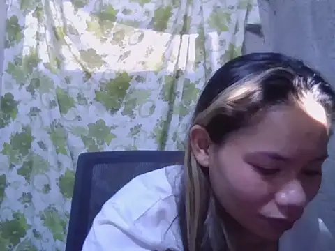 Snapshot of Sweeetgurll chatting on 11.16.25 Sweeetgurll online show from 11.16.25