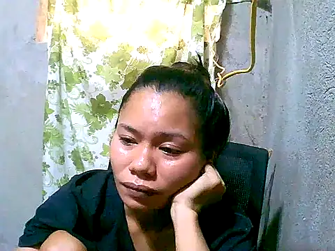 Snapshot of Sweeetgurll chatting on 11.28.25 Sweeetgurll online show from 11.28.25