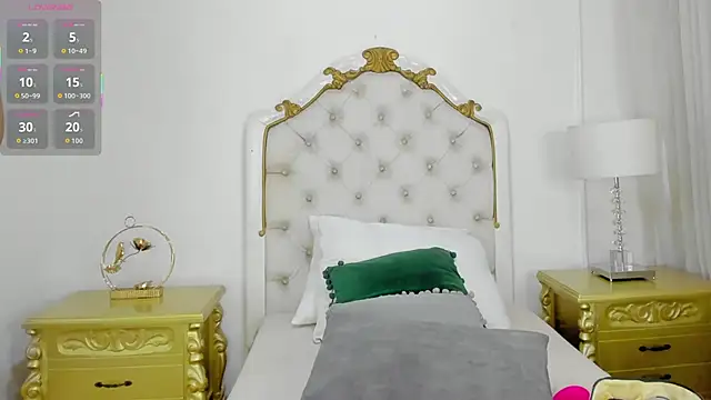 Snapshot of Alison_Carde05 chatting on 10.28.25 Alison Carde05 online show from 10.28.25