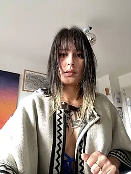 Snapshot of PuraTinta_miau chatting on 11.25.25 PuraTinta miau online show from 11.25.25