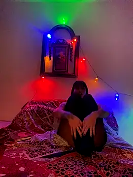 Snapshot of PuraTinta_miau chatting on 11.26.25 PuraTinta miau online show from 11.26.25