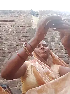 Snapshot of Sonia66w chatting on 10.09.25 Sonia66w online show from 10.09.25