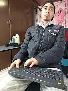 abnerdam01 online show from 10.27.25