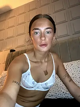 Snapshot of Spicy-Rosie20 chatting on 01.13.26 Spicy-Rosie20 online show from 01.13.26