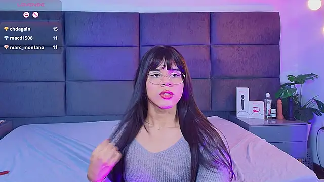 Slenna Moon online show from 01.15.26