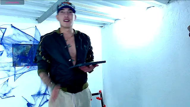 Samms777exotic online show from 10.16.25