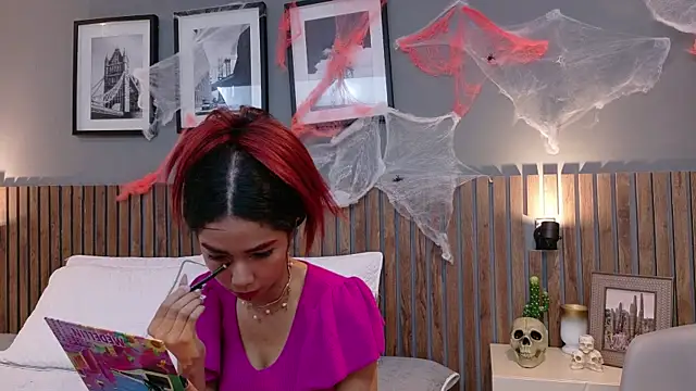 luna roja25 online show from 10.17.25