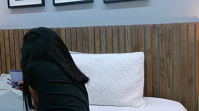 luna roja25 online show from 02.02.26