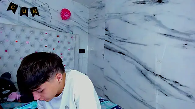 Ari and Storm online show from 04.20.26
