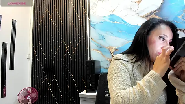 Scarlett 14  online show from 02.04.26