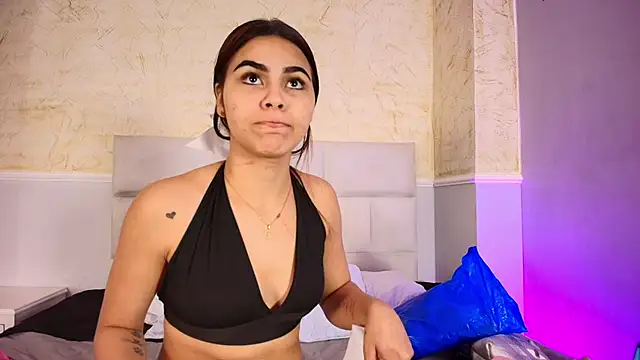 KimberlyLoren online show from 10.04.25