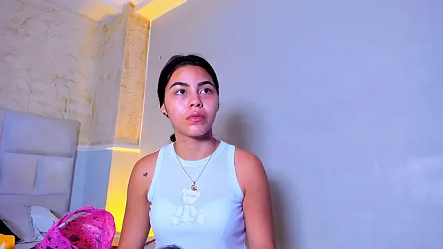 KimberlyLoren online show from 10.06.25