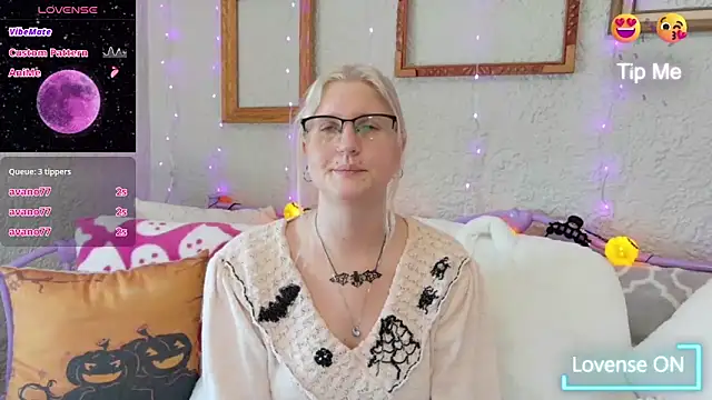 Snapshot of samanthamalichite chatting on 09.25.25 samanthamalichite online show from 09.25.25